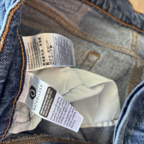 Levi's Womens 501 Button Fly Blue Denim Raw Hem Jeans Sz 28 (FITS LIKE A 26) - Picture 14 of 16